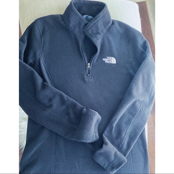 North Face women’s black fleece pull over zip sm - Picture 6 of 7